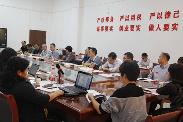 尊龙体育集团与广东工贸学院相助开展现代学徒制班试点接受教育部验收